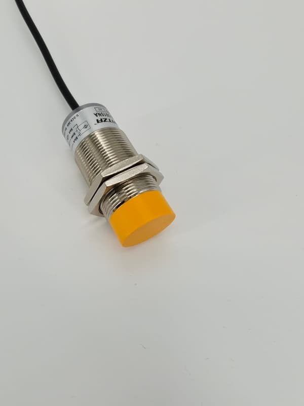 Cylindrical Proximity Sensor view 3