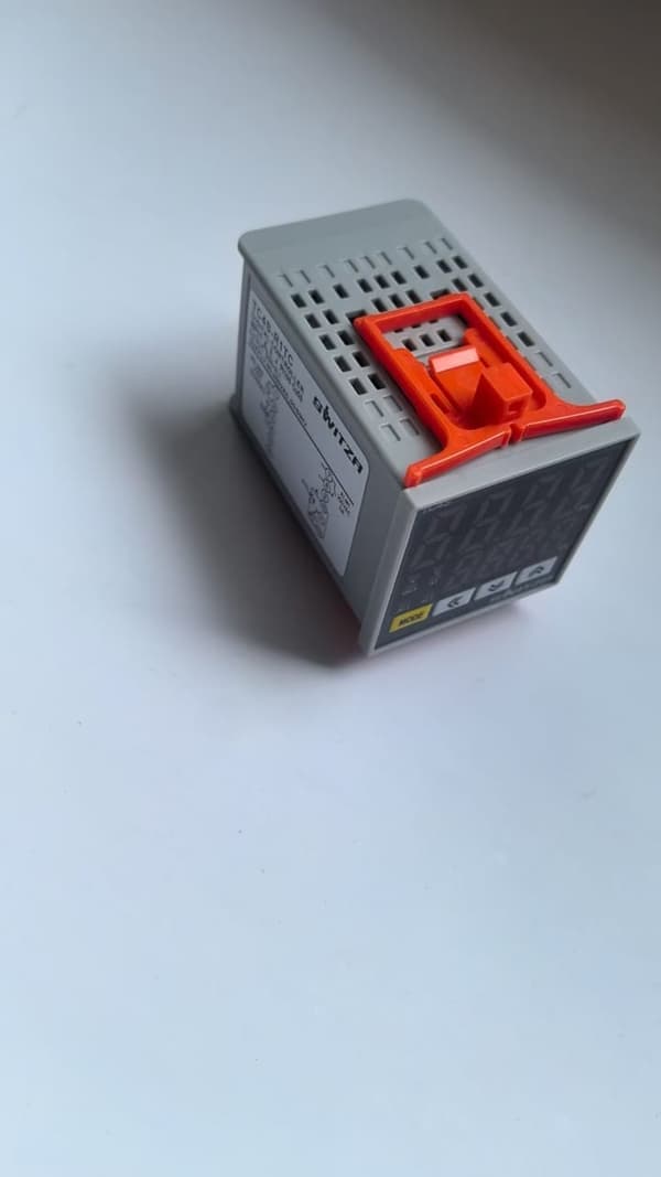 PID Temperature Controller view 2