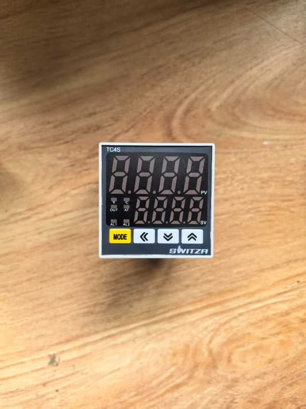 PID Temperature Controller view 3